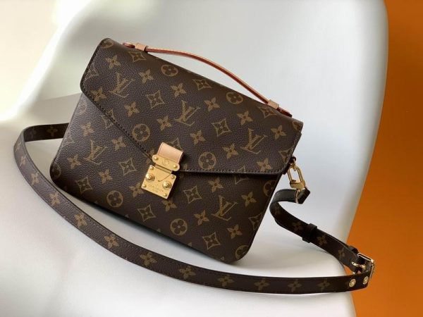 LV Pochette Métis Monogram Reverse with Golden Hardware 25*19*7 CM (Next to Original)