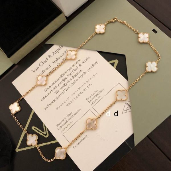 VCA Vintage Alhambra necklace, 10 motifs in Mother of Pearl and Yellow Gold Finish